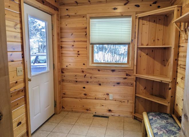 Entrance with ample space.